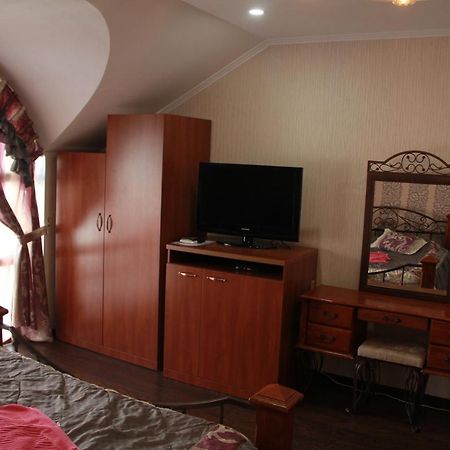 Kristall Hotel بوستيري المظهر الخارجي الصورة