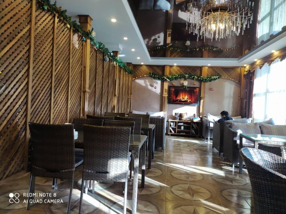 Kristall Hotel بوستيري المظهر الخارجي الصورة