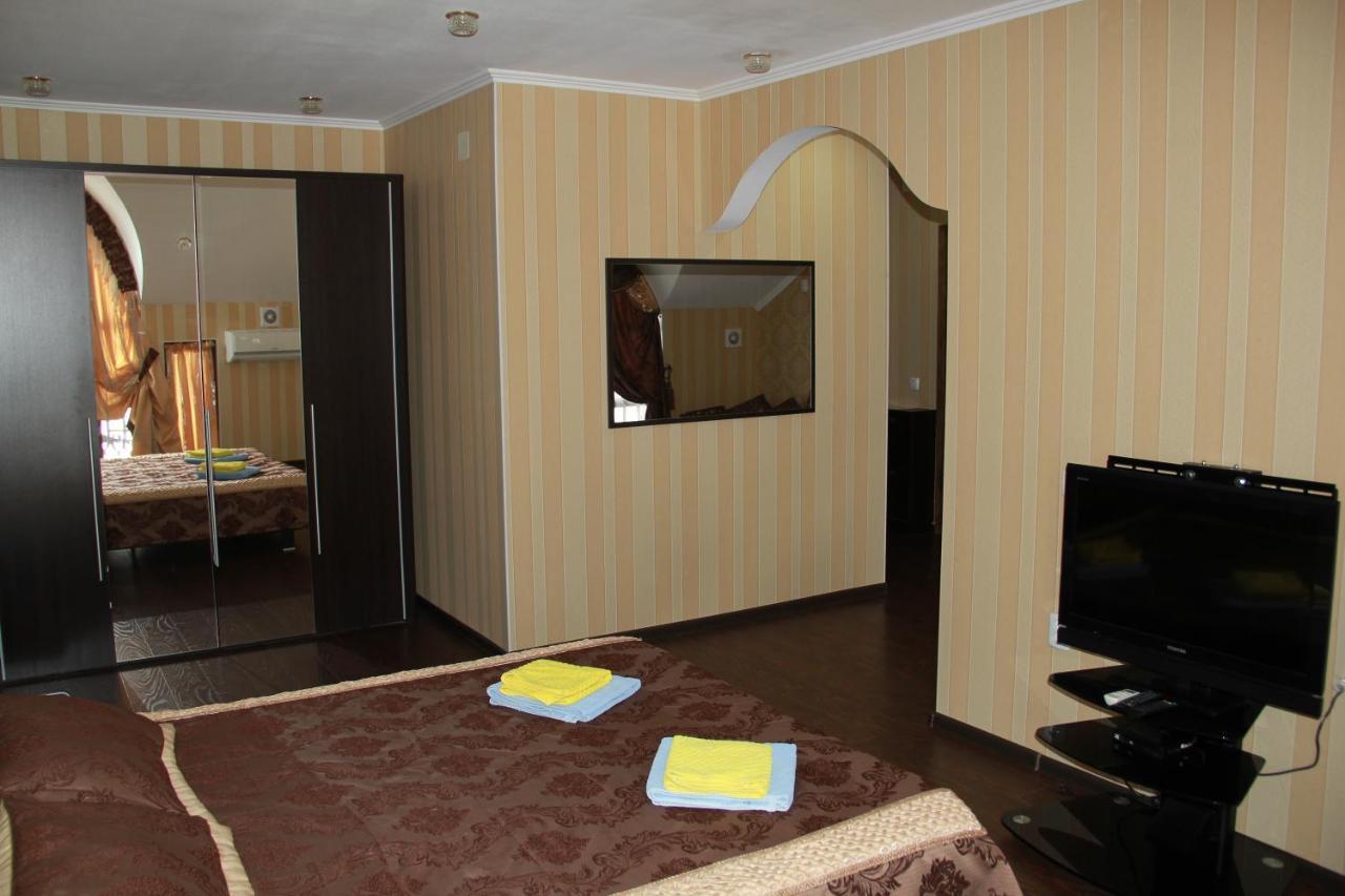Kristall Hotel بوستيري المظهر الخارجي الصورة