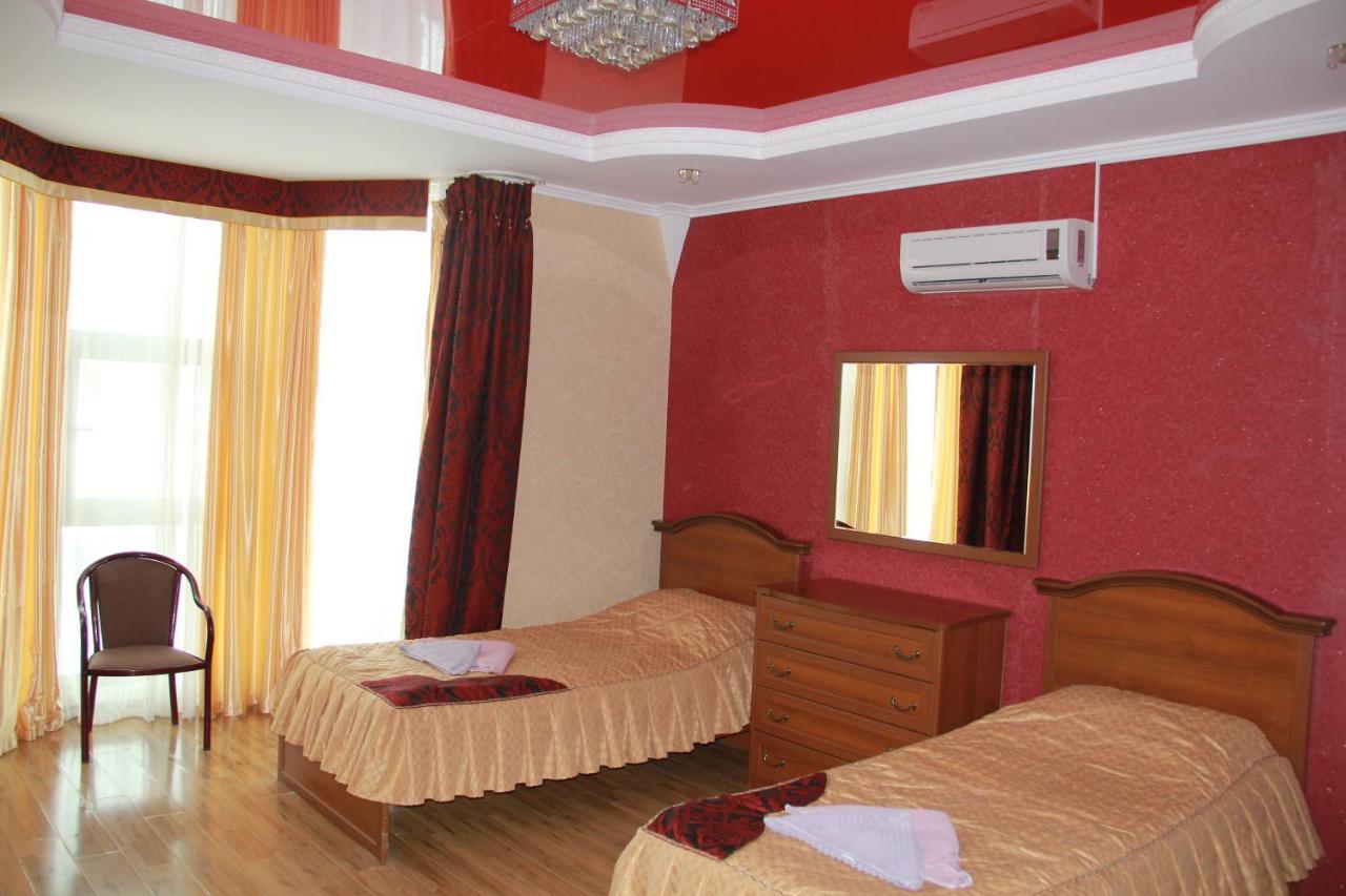 Kristall Hotel بوستيري المظهر الخارجي الصورة