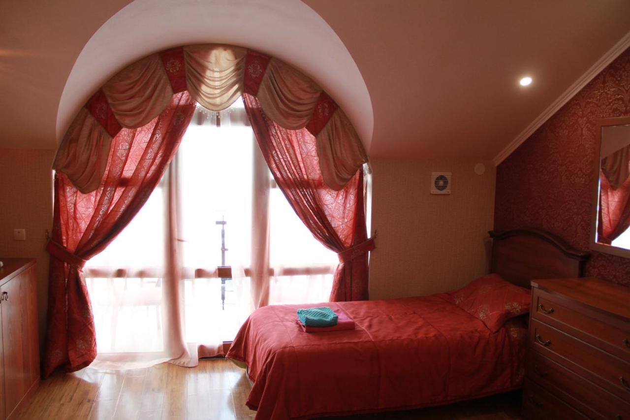 Kristall Hotel بوستيري المظهر الخارجي الصورة