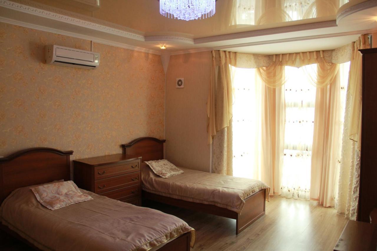 Kristall Hotel بوستيري المظهر الخارجي الصورة