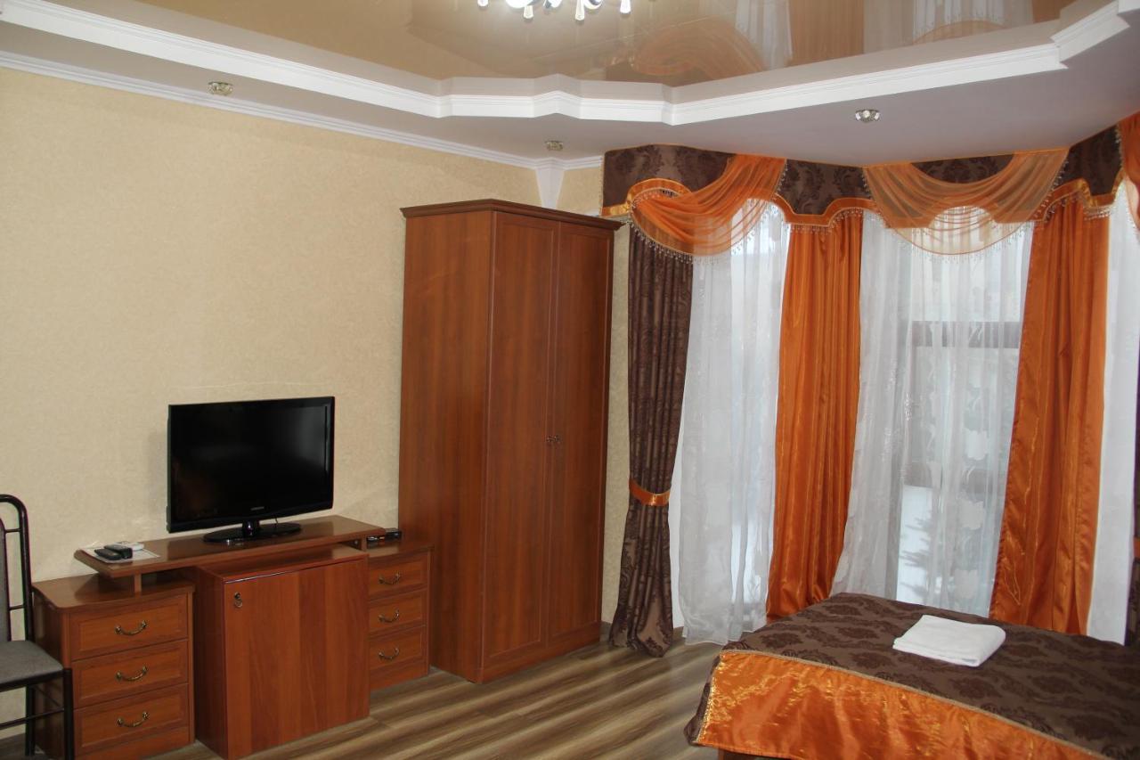 Kristall Hotel بوستيري المظهر الخارجي الصورة