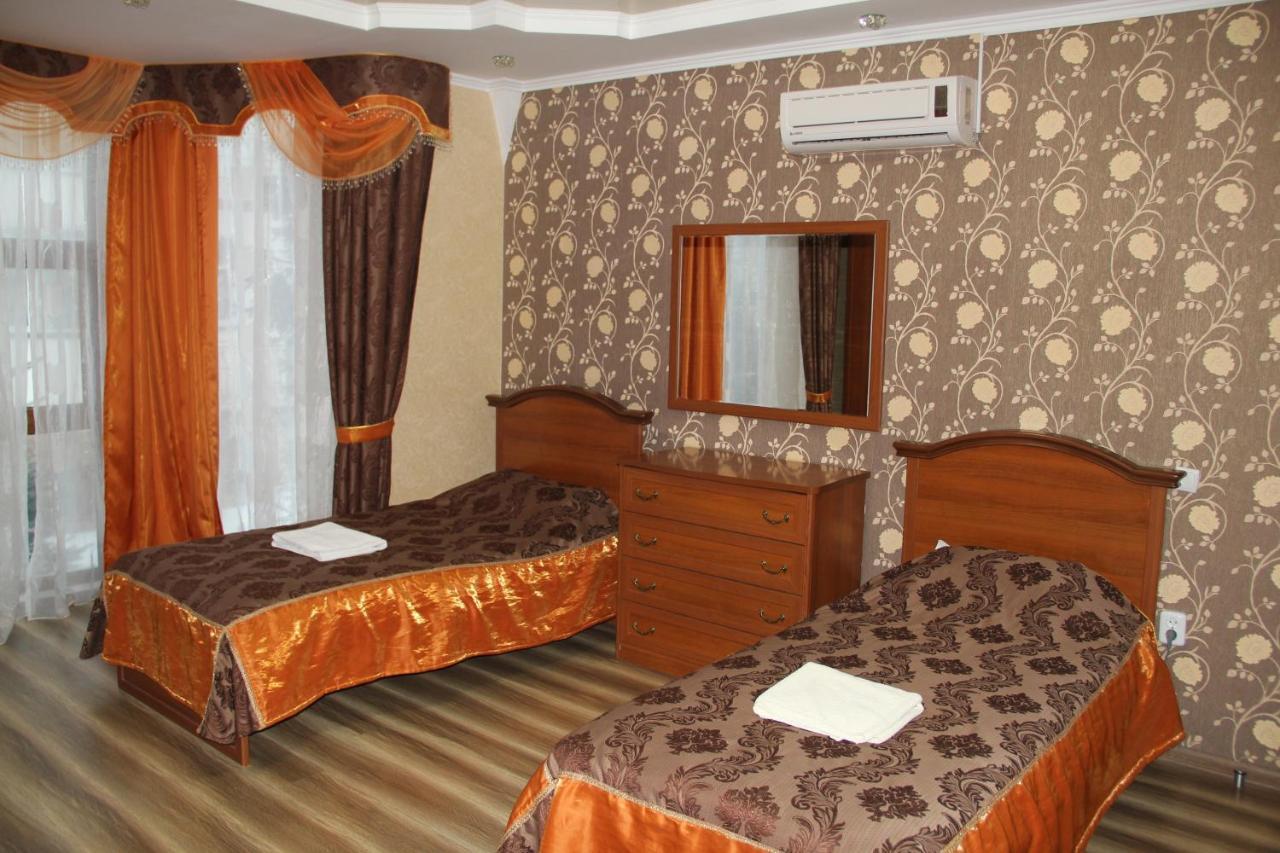 Kristall Hotel بوستيري المظهر الخارجي الصورة