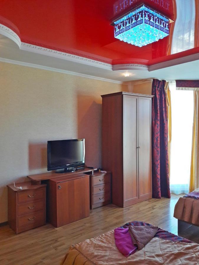 Kristall Hotel بوستيري المظهر الخارجي الصورة