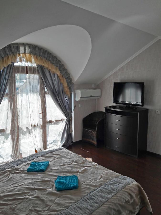Kristall Hotel بوستيري المظهر الخارجي الصورة