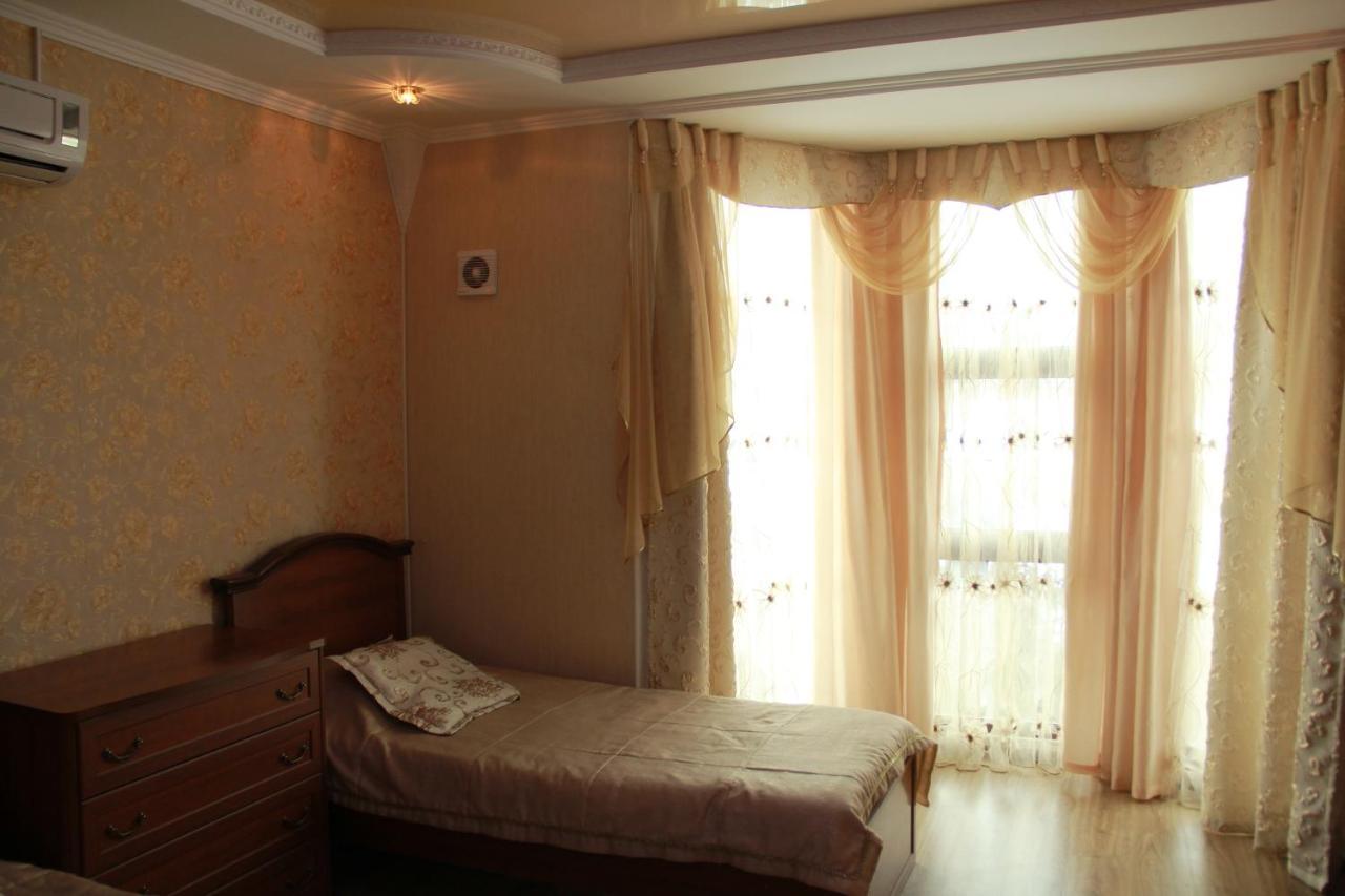 Kristall Hotel بوستيري المظهر الخارجي الصورة