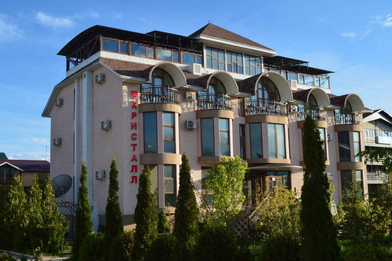 Kristall Hotel بوستيري المظهر الخارجي الصورة