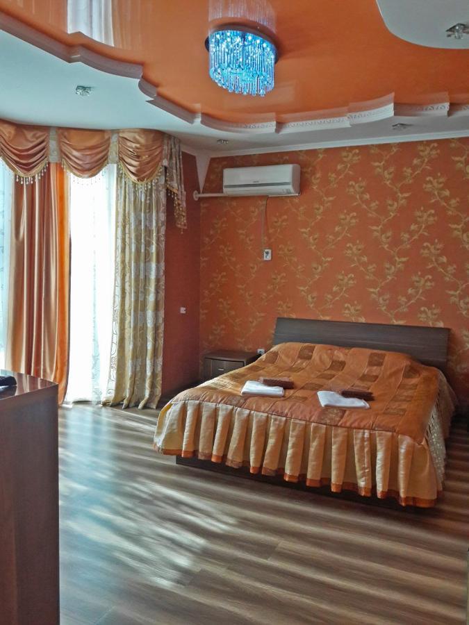 Kristall Hotel بوستيري المظهر الخارجي الصورة