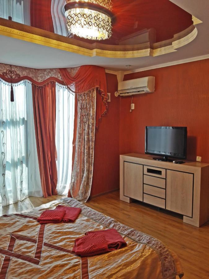 Kristall Hotel بوستيري المظهر الخارجي الصورة