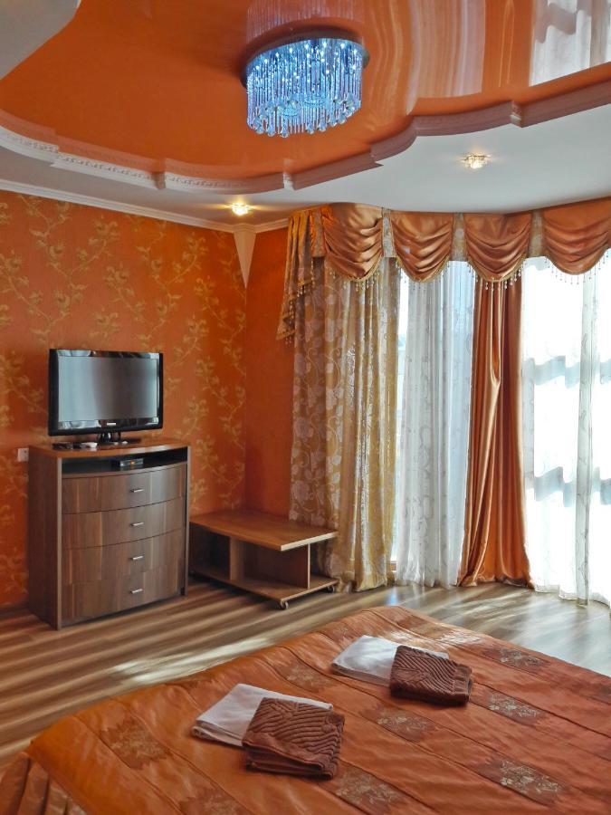 Kristall Hotel بوستيري المظهر الخارجي الصورة